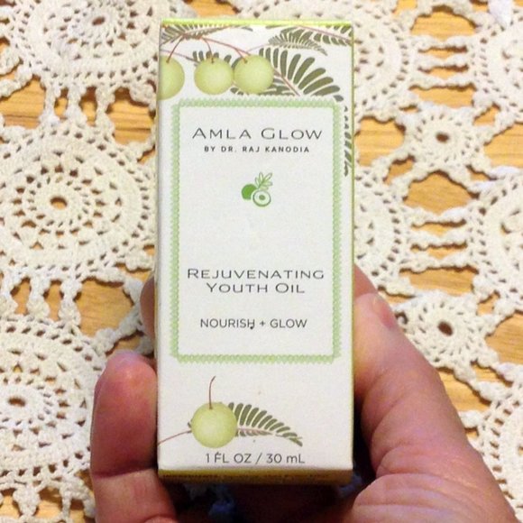 Rejuvenating Youth Oil, Amla Glow Skin Care Oil, Bundle of two - Picture 2 of 7